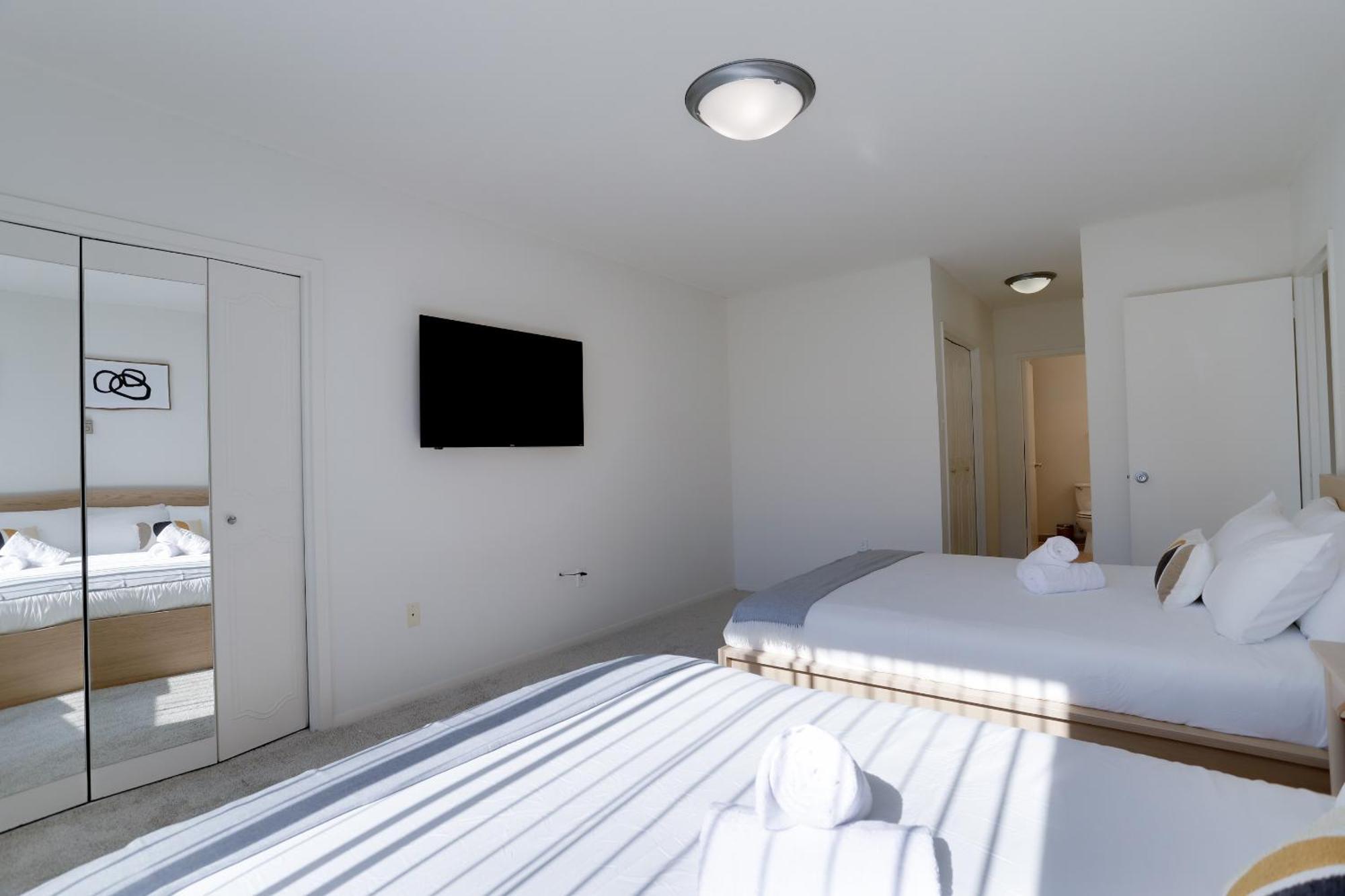 Sensational & Modern At Crystal * Arlington