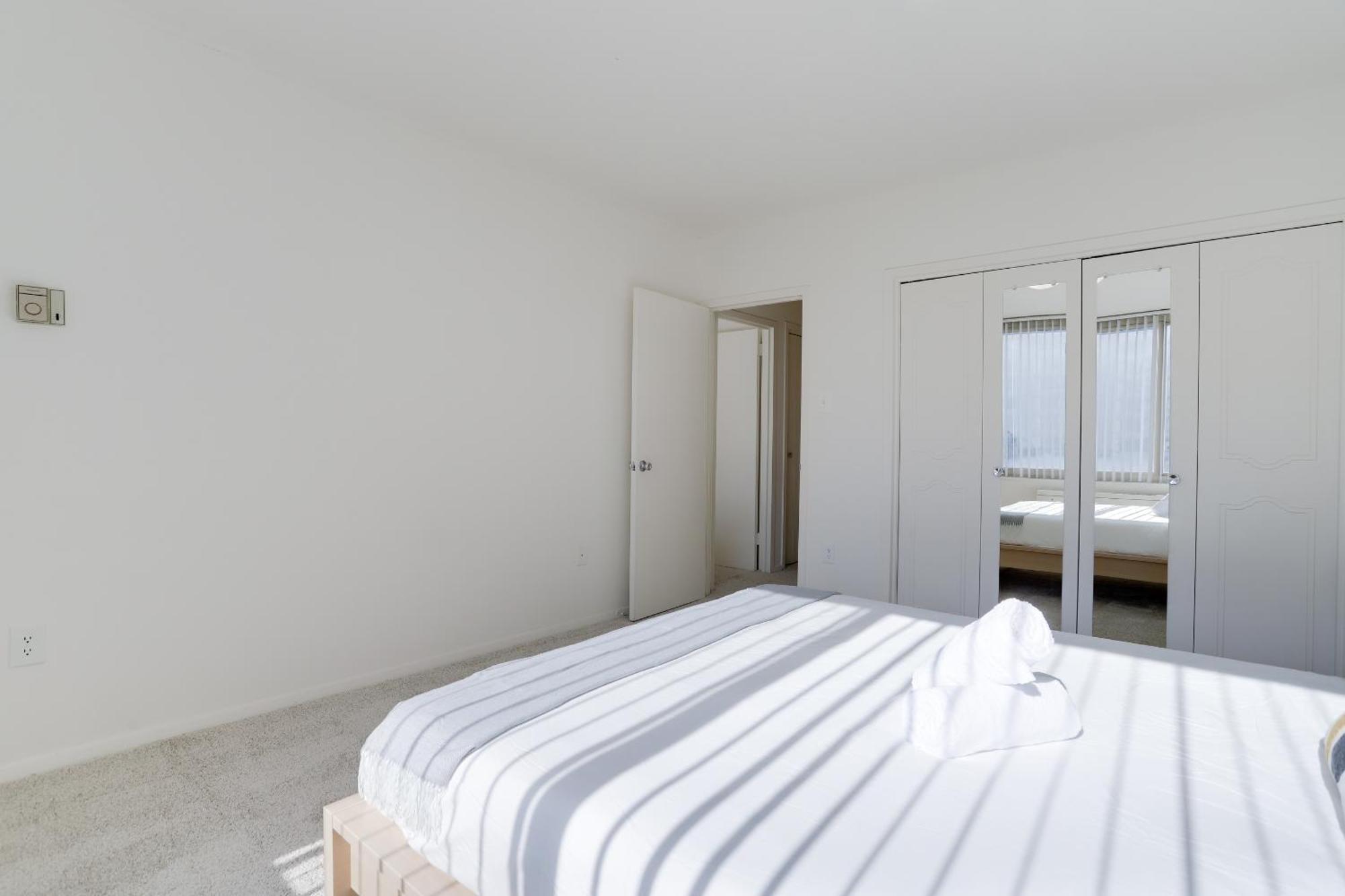 Sensational & Modern At Crystal Apartment Arlington