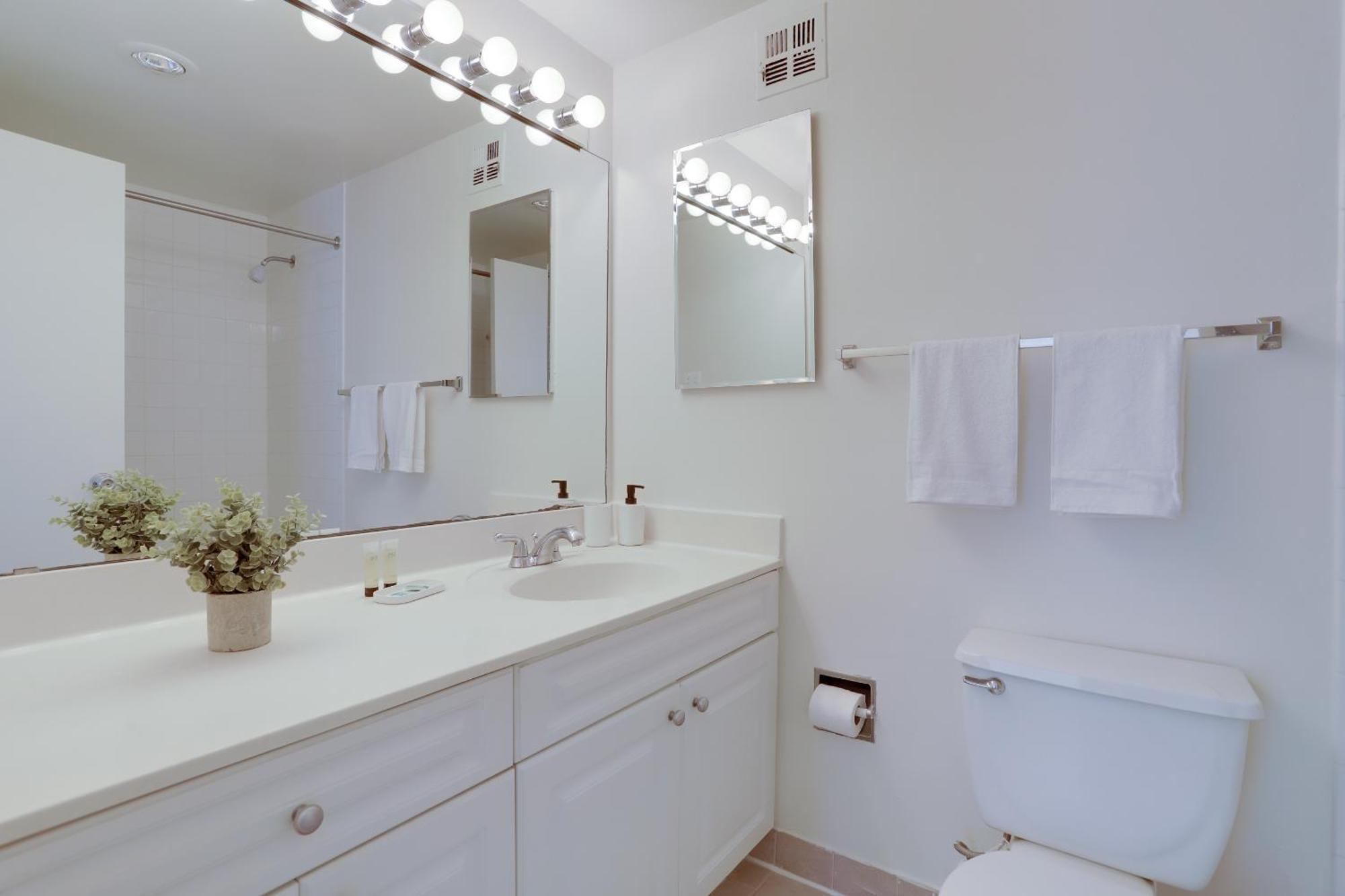Apartment Sensational & Modern At Crystal *