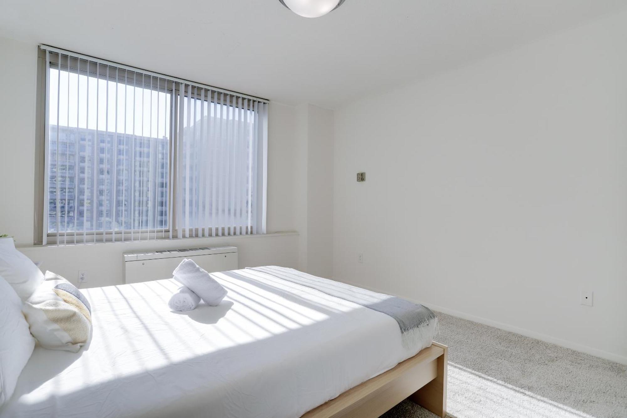 Apartment Sensational & Modern At Crystal