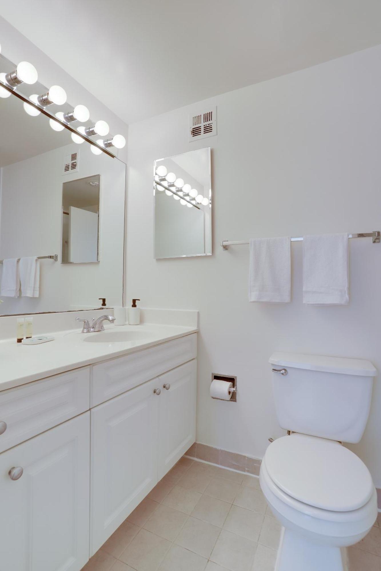 Sensational & Modern At Crystal Arlington