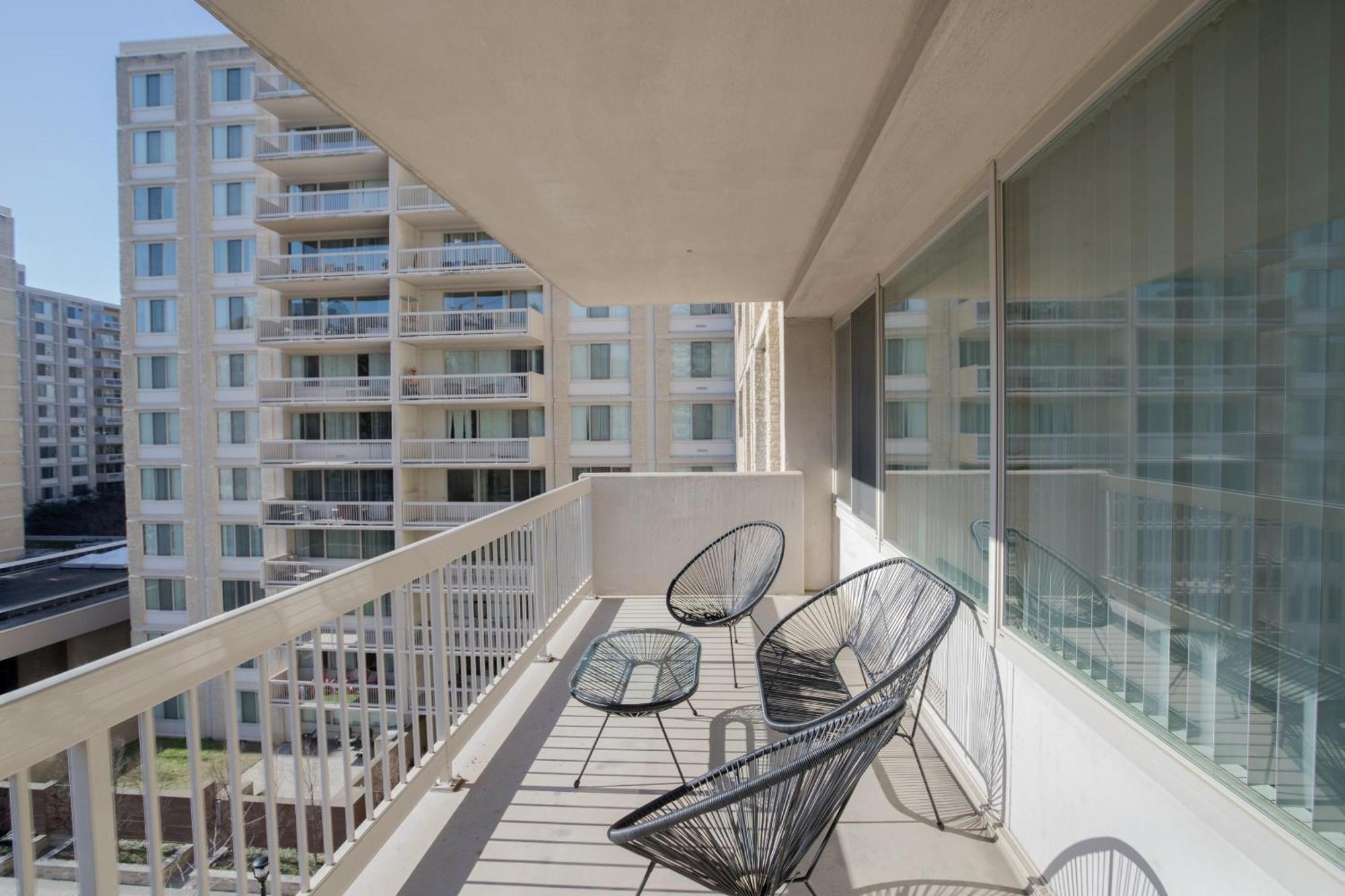 Sensational & Modern At Crystal * Arlington