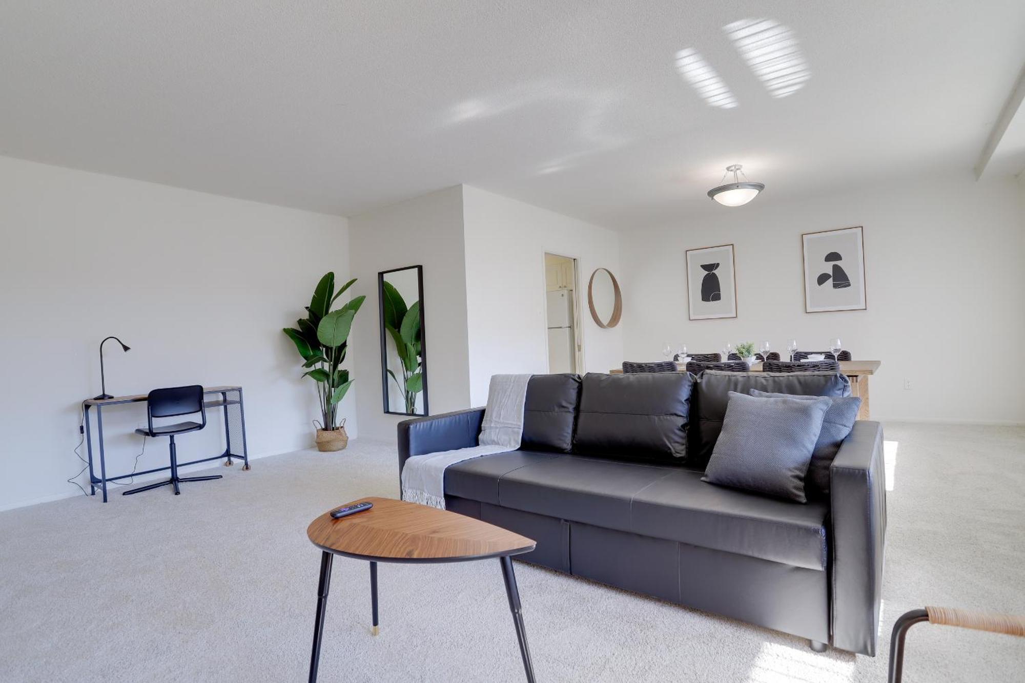 Apartment Sensational & Modern At Crystal