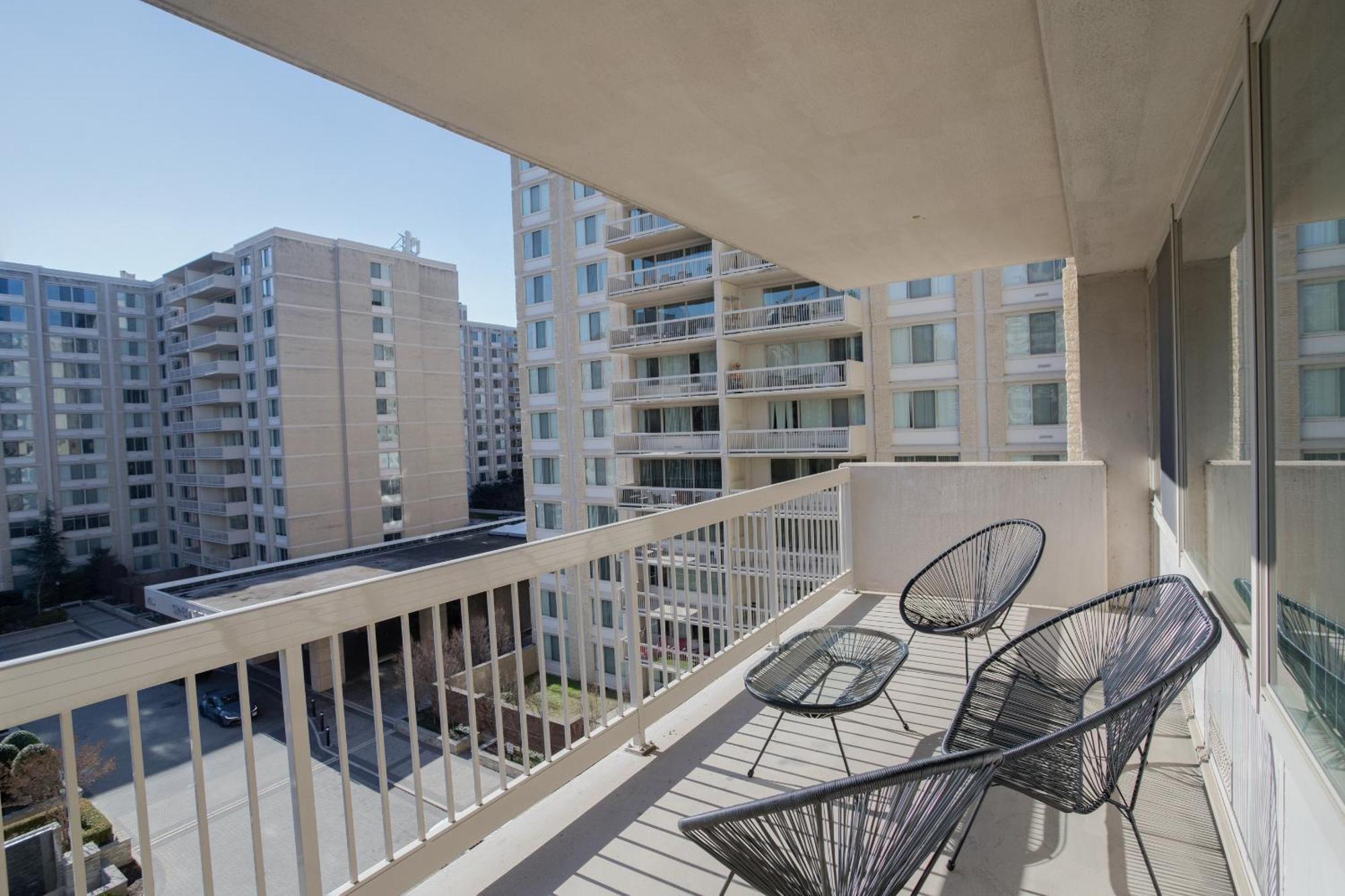 Sensational & Modern At Crystal *