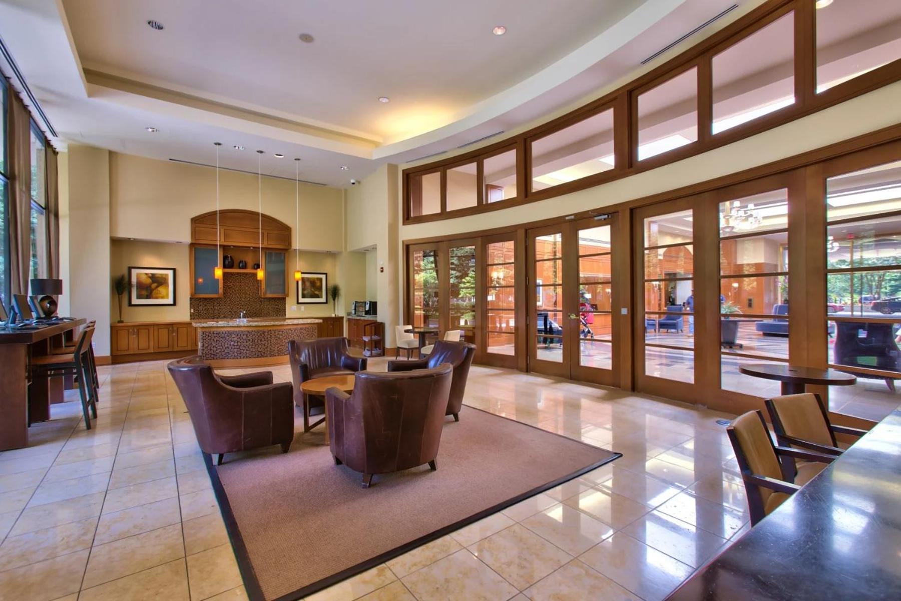 Sensational & Modern At Crystal Apartment